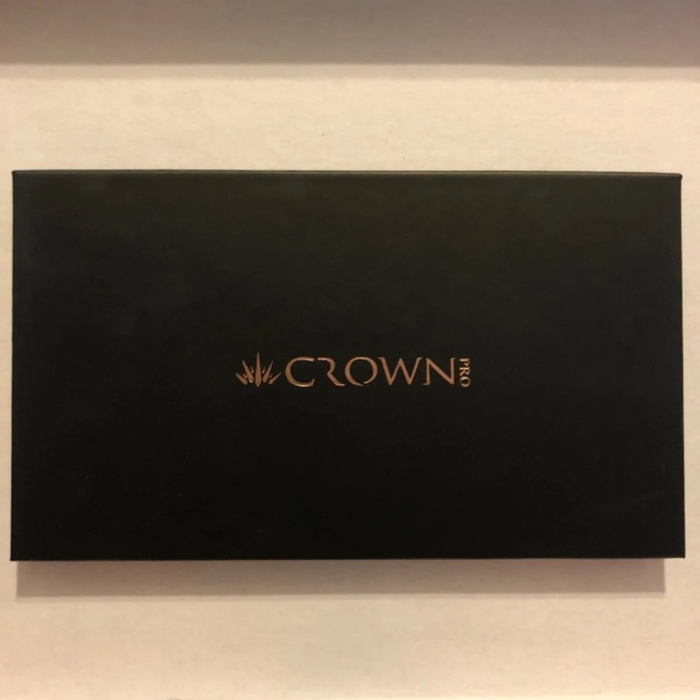 Crown eyeshadow palette!